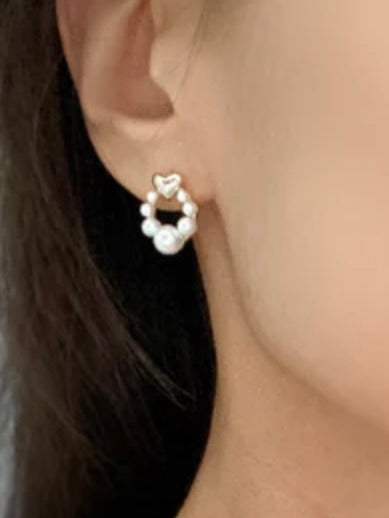 Endless Pearl Heart Earring