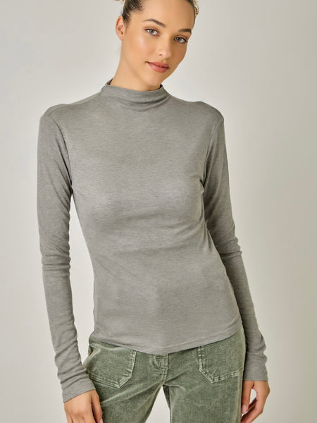 Modal Essential Top
