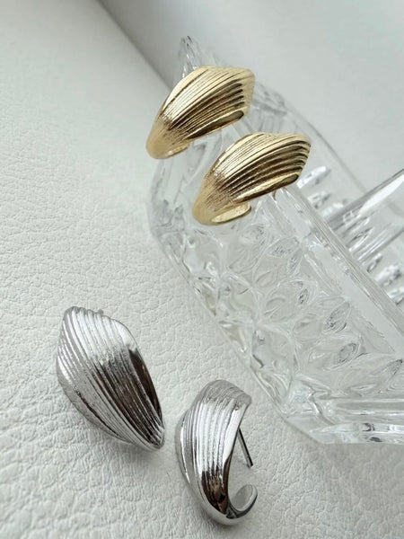 Ribbed Teardrop Hoop Earrings