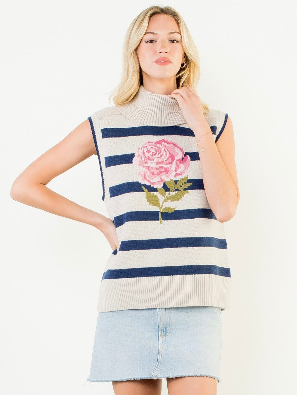 Turtleneck Sleeveless Flower Sweater