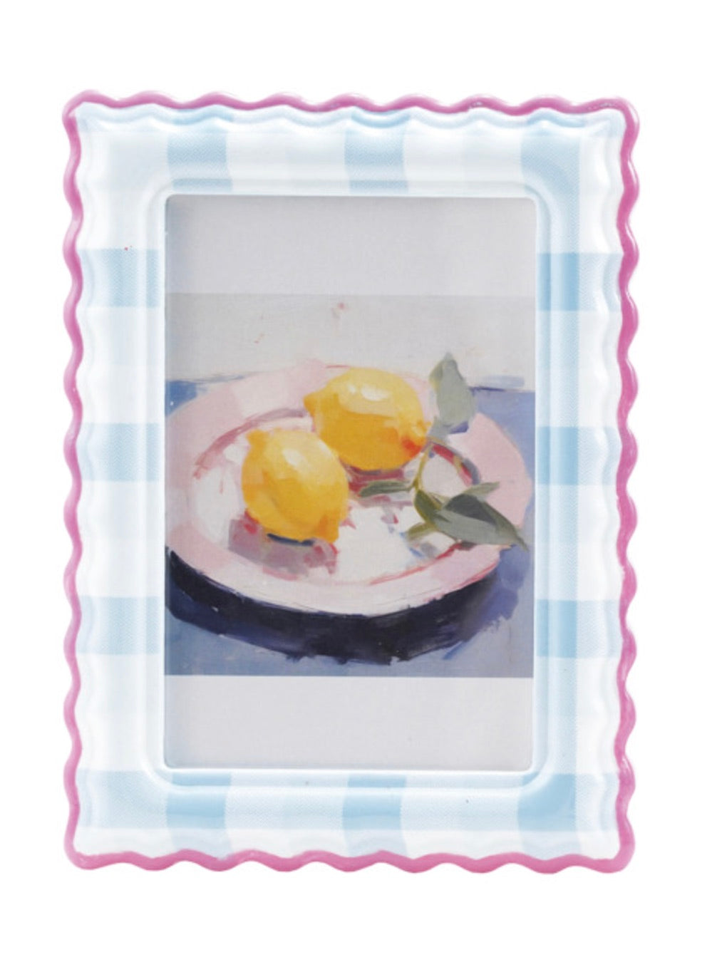 Scalloped Photo Frame with Plaid Pattern