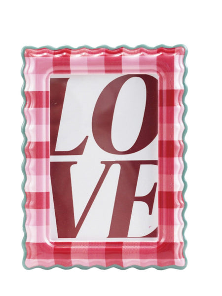 Scalloped Photo Frame with Plaid Pattern