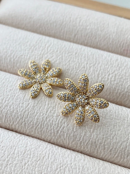 Daisy Sparkle Earrings