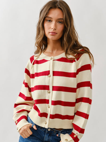 Shop Women's Tops, Sweaters, Graphic Tees, Tank Tops, Tees