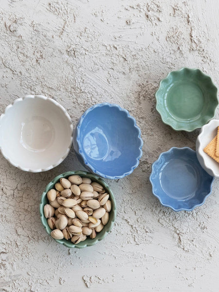 Stoneware Scalloped Bowl